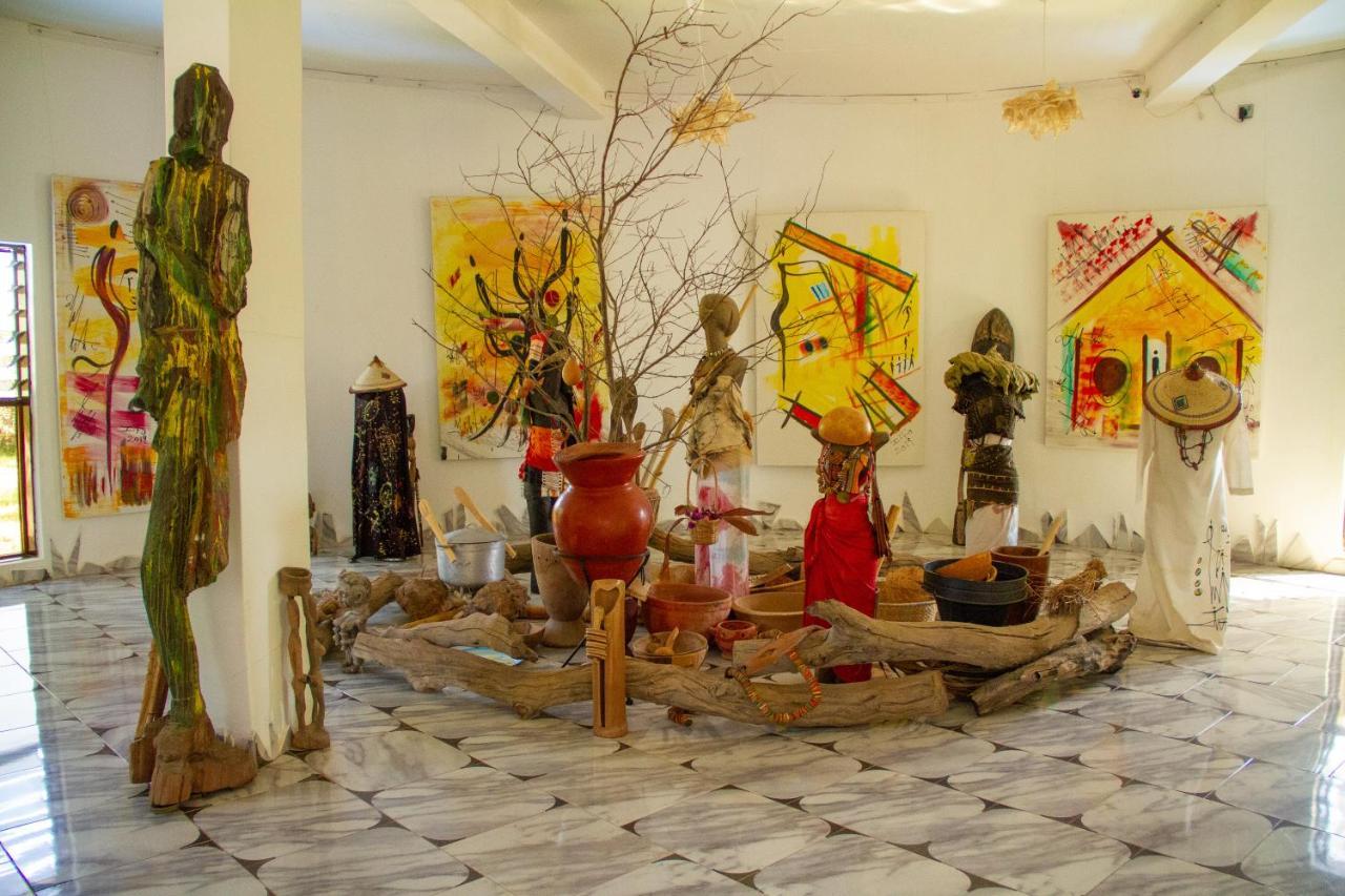 Mama Africa Art Residence & Art Center Gambia Tanji Exteriör bild