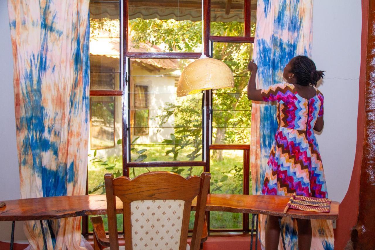 Mama Africa Art Residence & Art Center Gambia Tanji Exteriör bild