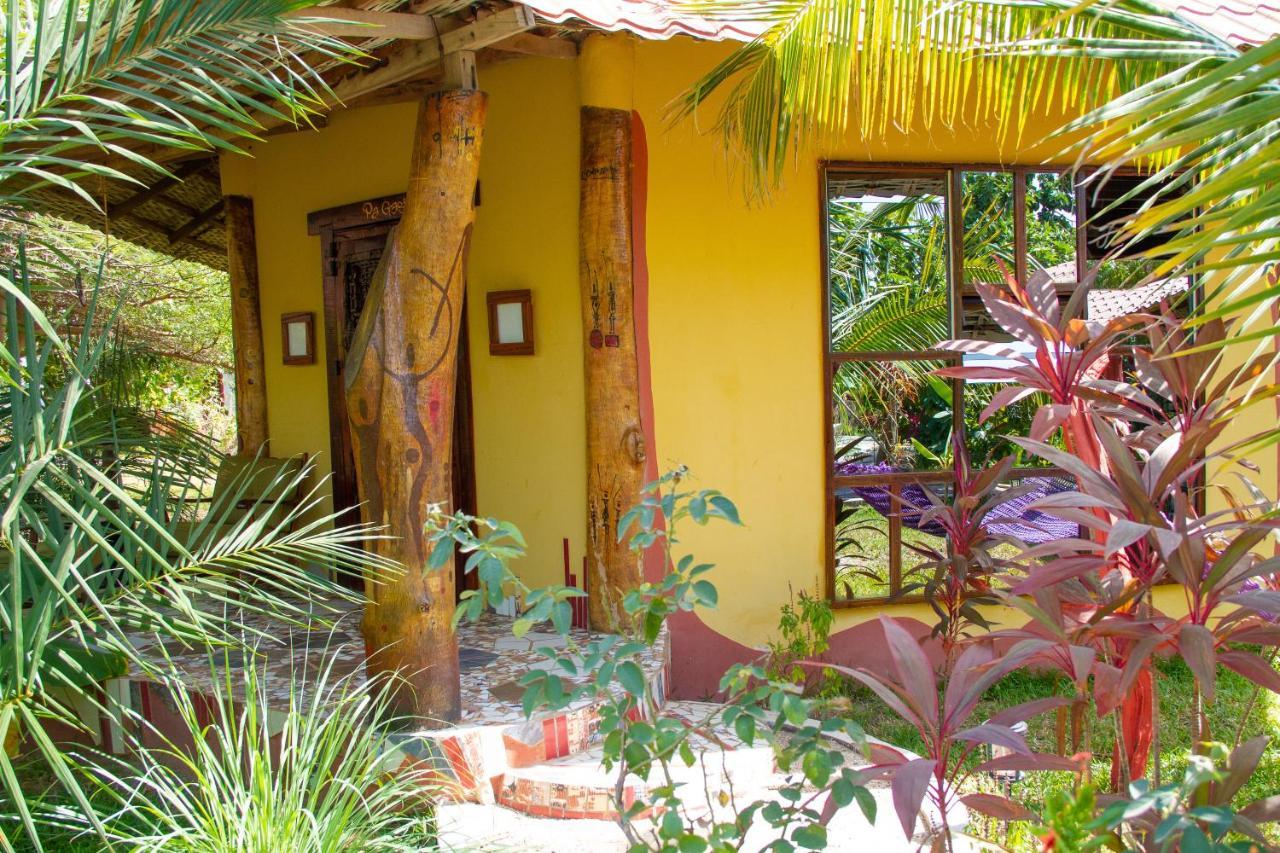 Mama Africa Art Residence & Art Center Gambia Tanji Exteriör bild