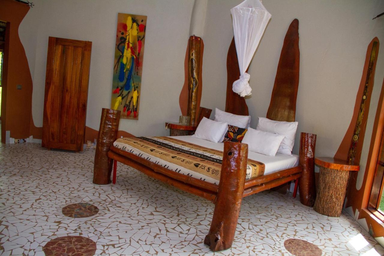 Mama Africa Art Residence & Art Center Gambia Tanji Exteriör bild