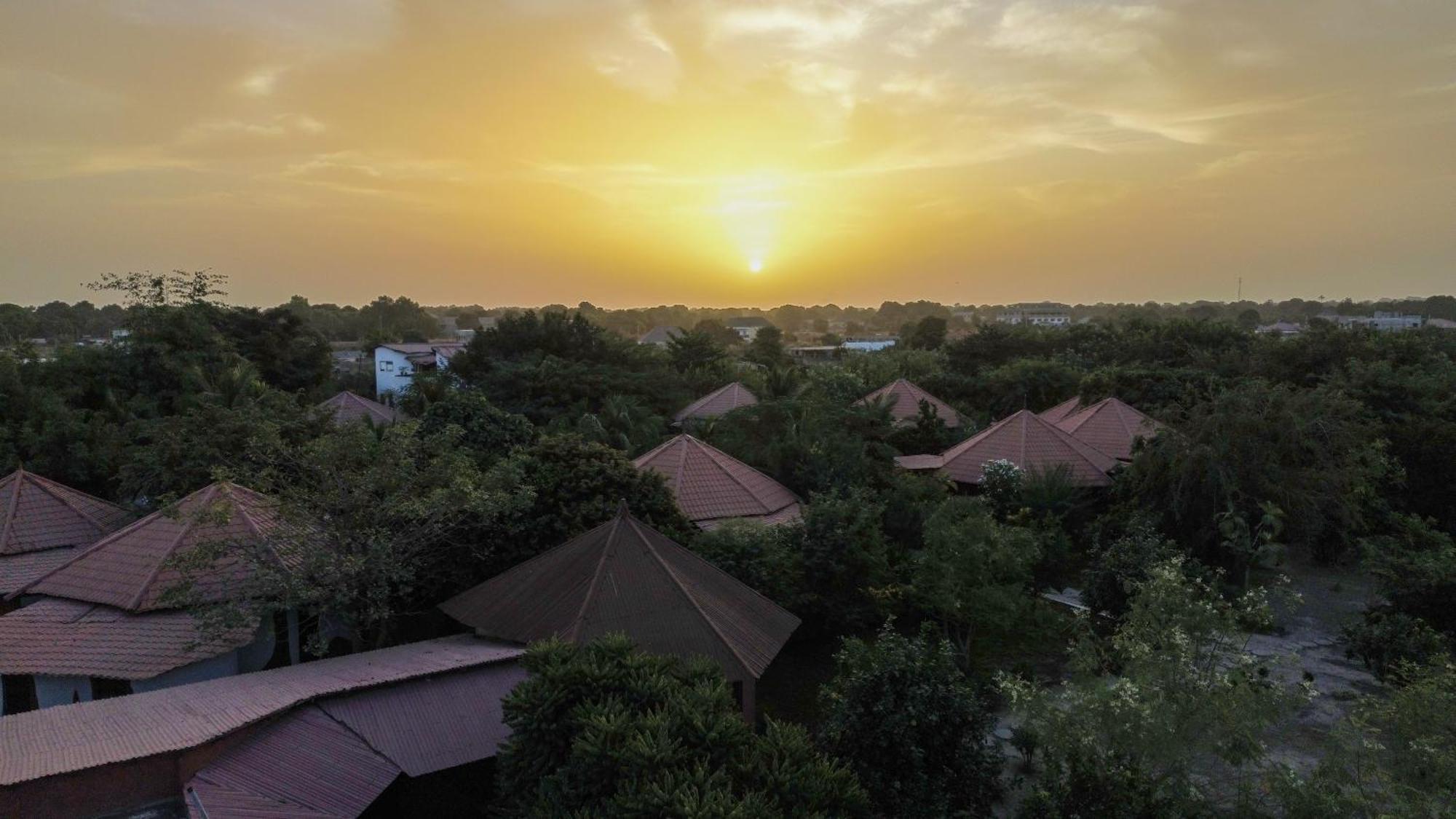 Mama Africa Art Residence & Art Center Gambia Tanji Exteriör bild