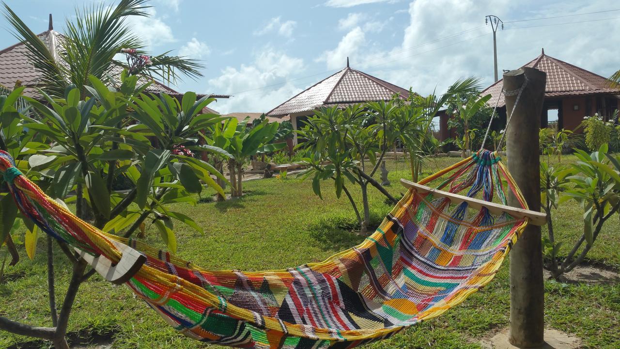 Mama Africa Art Residence & Art Center Gambia Tanji Exteriör bild